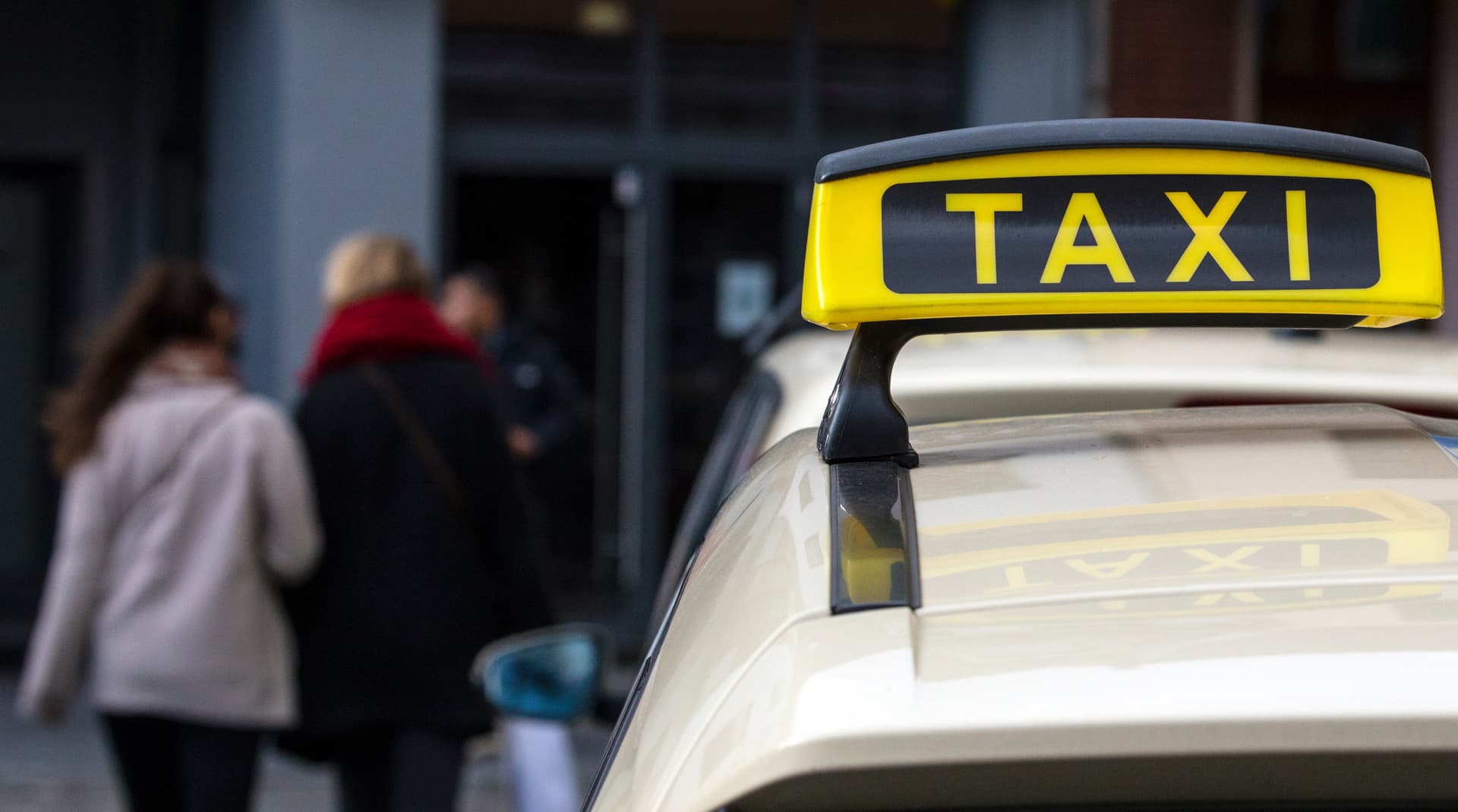 Reserve ya su taxi en Ponteareas
