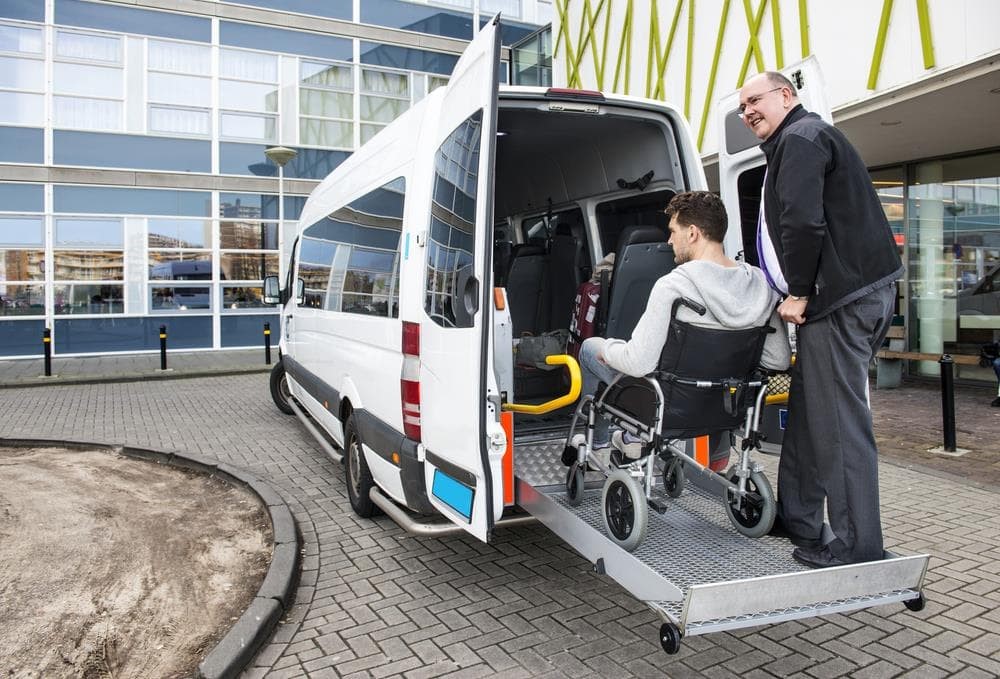 Confort y accesibilidad: Nuestro taxi de 7 plazas está adaptado para personas con movilidad reducida 